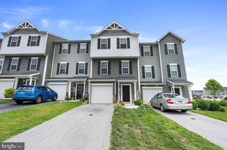 68 AYRSHIRE DR #233, Hanover, PA 17331