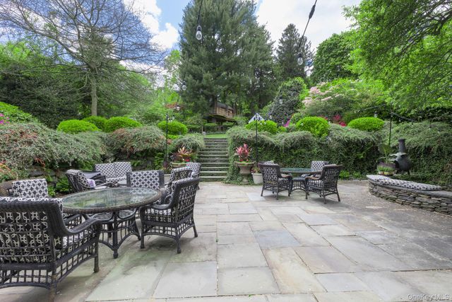 4 Horse Hollow Road, Locust Valley, NY 11560