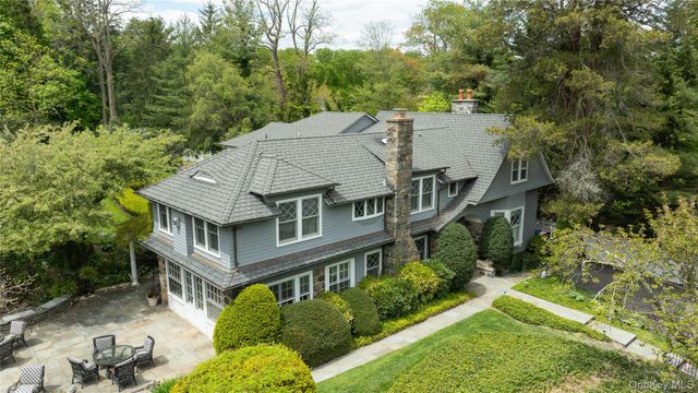 4 Horse Hollow Road, Locust Valley, NY 11560