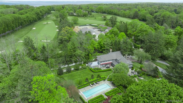 4 Horse Hollow Road, Locust Valley, NY 11560