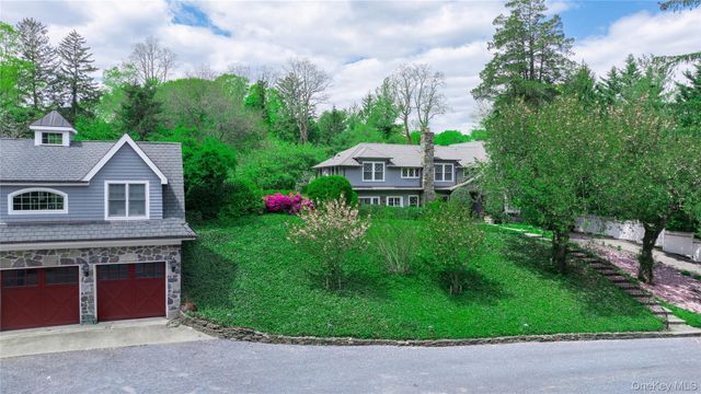 4 Horse Hollow Road, Locust Valley, NY 11560