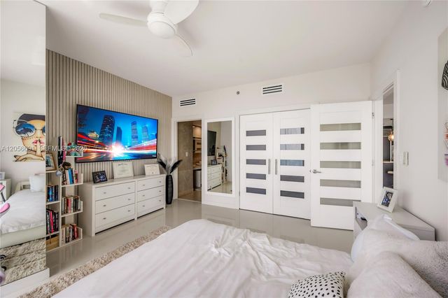 495 Brickell Ave 3702, Miami, FL 33131