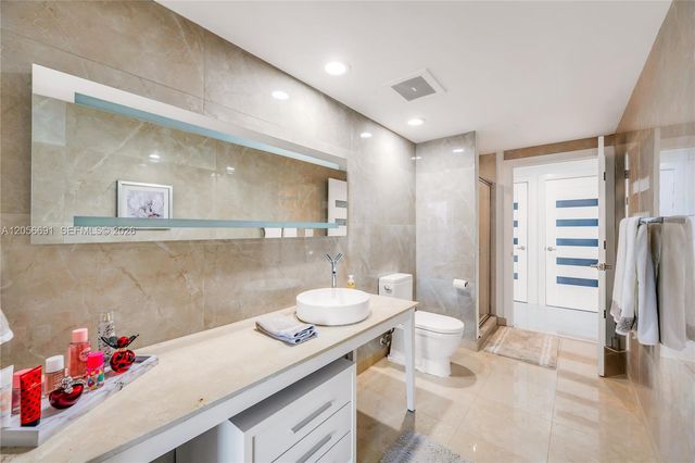 495 Brickell Ave 3702, Miami, FL 33131