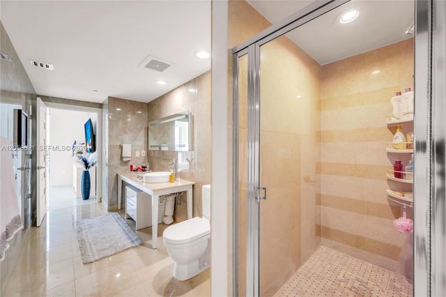 495 Brickell Ave 3702, Miami, FL 33131