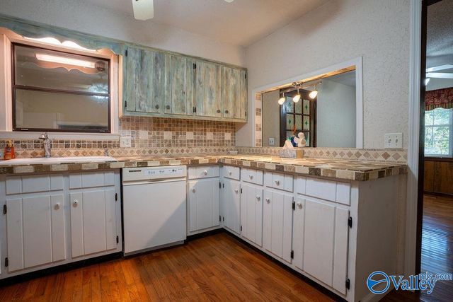 4202A Gault Avenue S, Fort Payne, AL 35967