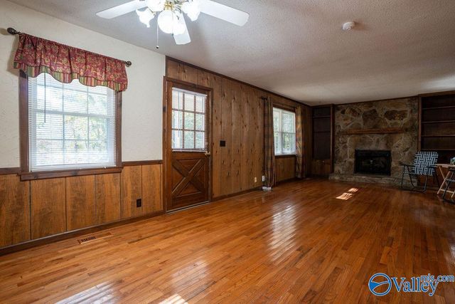 4202A Gault Avenue S, Fort Payne, AL 35967