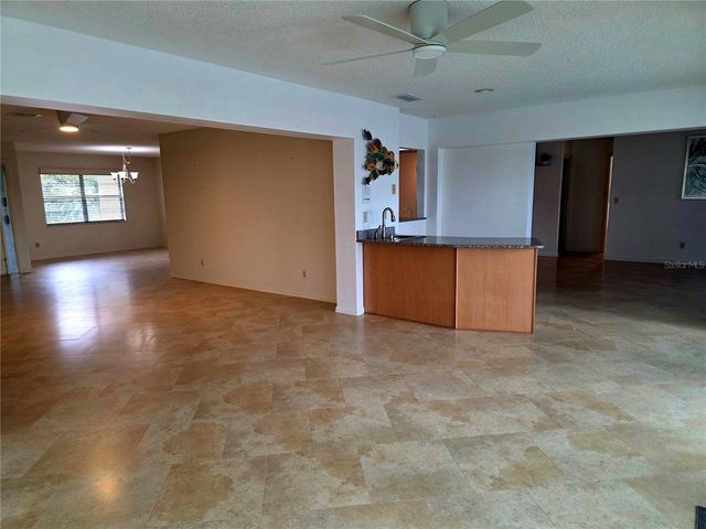 1924 NEW BEDFORD DRIVE, Sun City Center, FL 33573