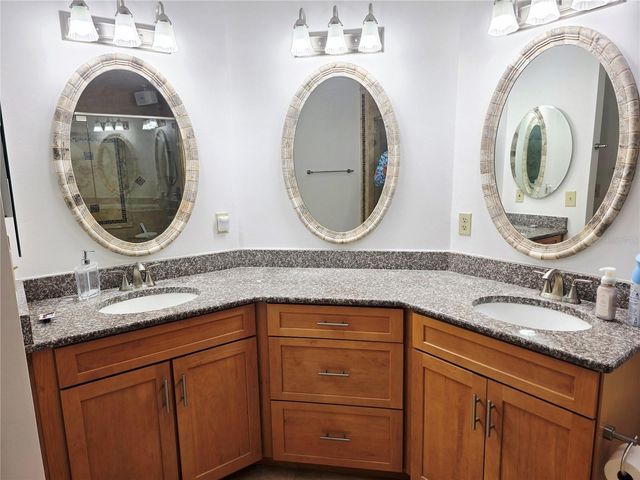 1924 NEW BEDFORD DRIVE, Sun City Center, FL 33573