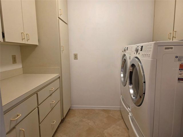 1924 NEW BEDFORD DRIVE, Sun City Center, FL 33573