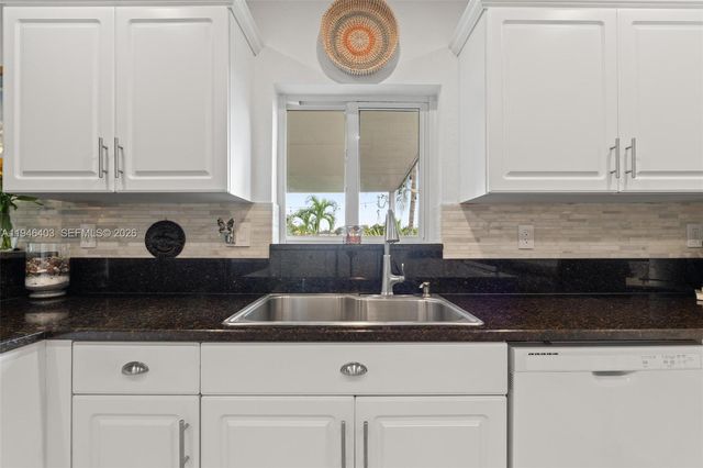 11950 SW 135th Ter, Miami, FL 33186