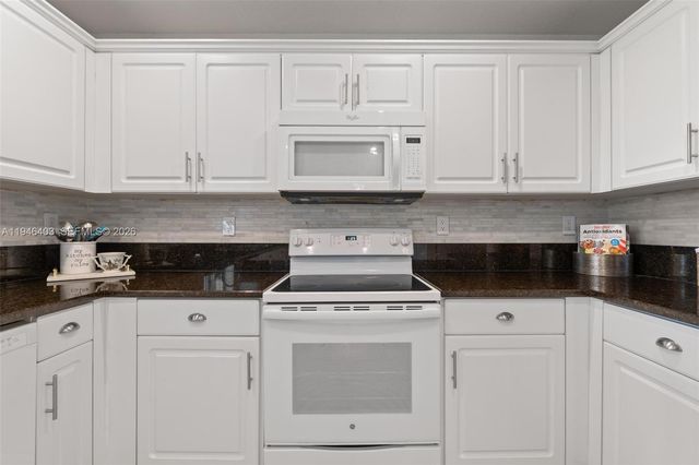 11950 SW 135th Ter, Miami, FL 33186