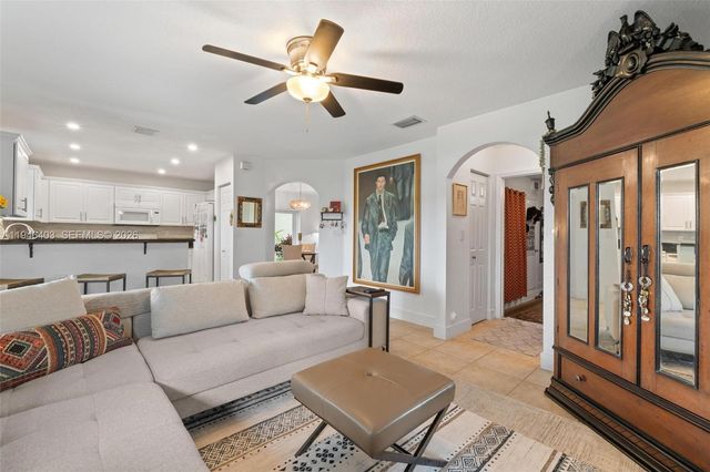 11950 SW 135th Ter, Miami, FL 33186