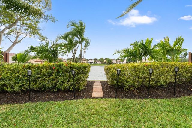 11950 SW 135th Ter, Miami, FL 33186