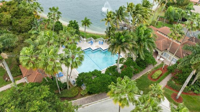 11950 SW 135th Ter, Miami, FL 33186