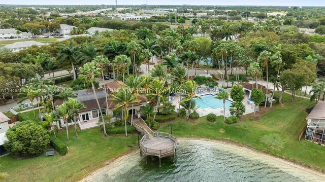 11950 SW 135th Ter, Miami, FL 33186