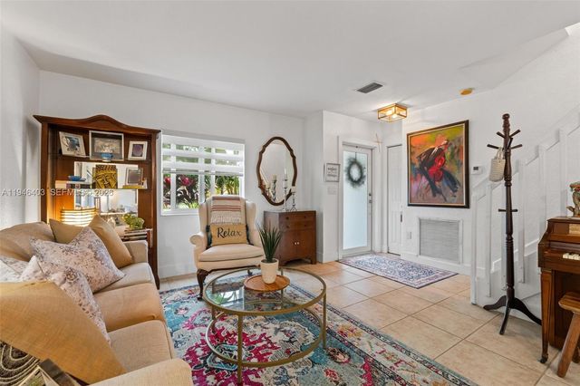 11950 SW 135th Ter, Miami, FL 33186