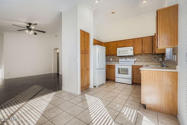 4035 W ROSE GARDEN Lane, Glendale, AZ 85308