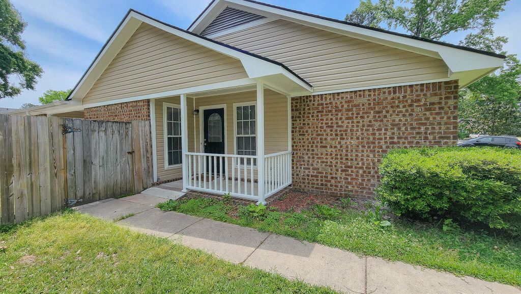 9511 Raven Drive, Ladson, SC 29456