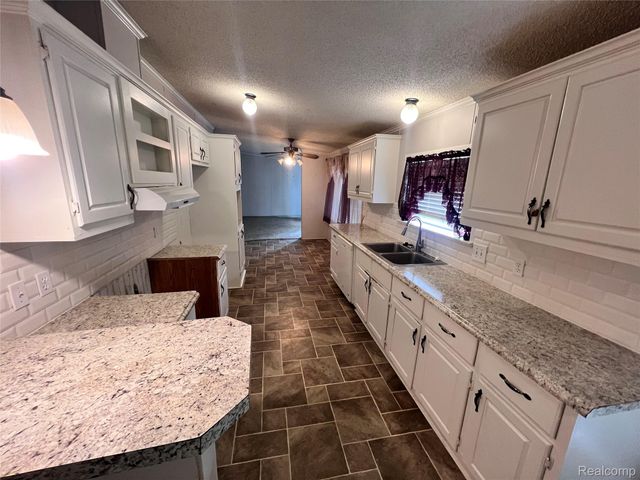 415 Weeping Willow, Genesee Charter Township, MI 48506