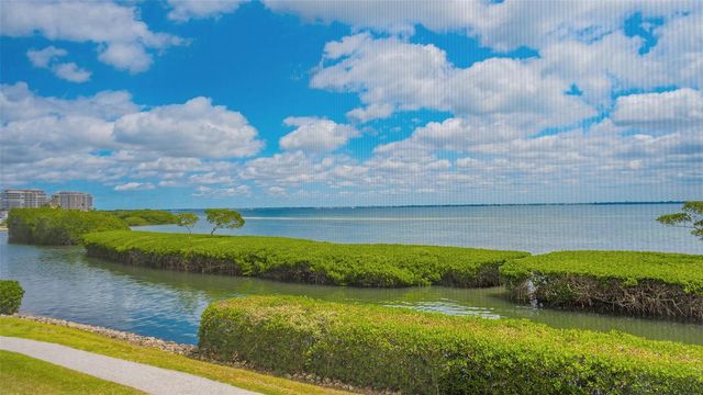 2450 HARBOURSIDE DRIVE 212, Longboat Key, FL 34228