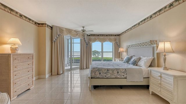 2450 HARBOURSIDE DRIVE 212, Longboat Key, FL 34228