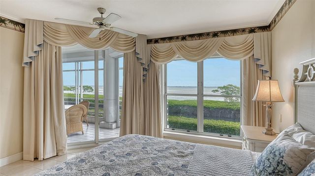 2450 HARBOURSIDE DRIVE 212, Longboat Key, FL 34228