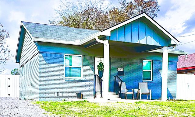 1308 Dawson Street, Hearne, TX 77859