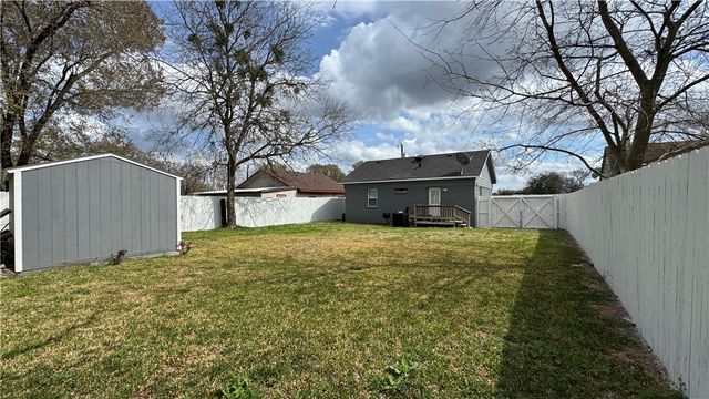 1308 Dawson Street, Hearne, TX 77859