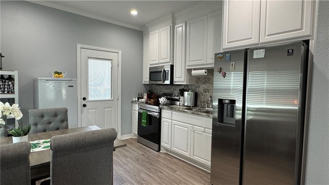 1308 Dawson Street, Hearne, TX 77859