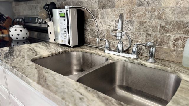 1308 Dawson Street, Hearne, TX 77859