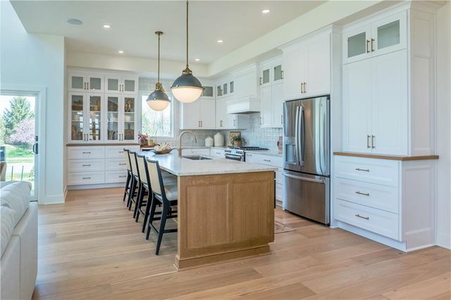 2756 W 133rd Terrace, Leawood, KS 66209