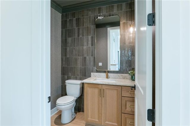 2756 W 133rd Terrace, Leawood, KS 66209