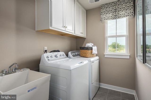 1623 ALCAPUCO CT, Martinsburg, WV 25403