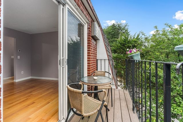 6 Apricot St 10, Worcester, MA 01603