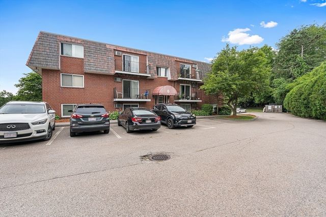 6 Apricot St 10, Worcester, MA 01603
