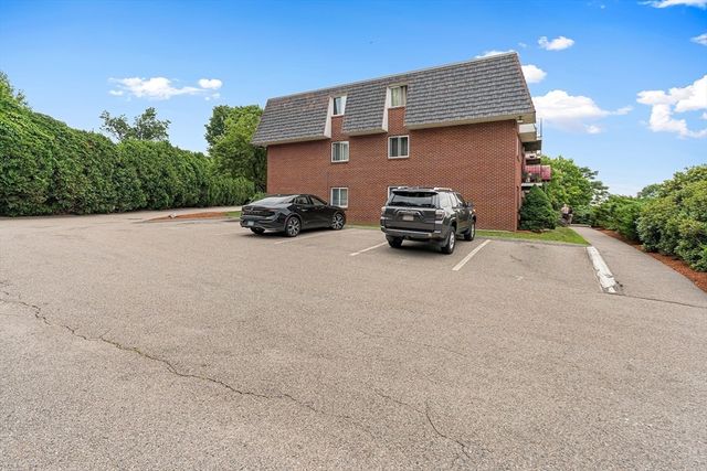 6 Apricot St 10, Worcester, MA 01603