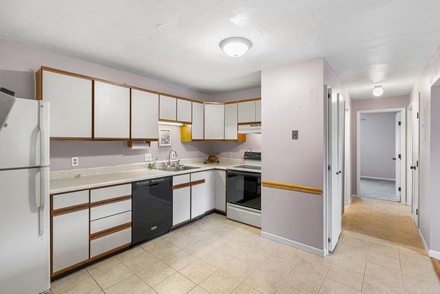 6 Apricot St 10, Worcester, MA 01603