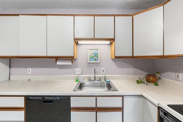 6 Apricot St 10, Worcester, MA 01603