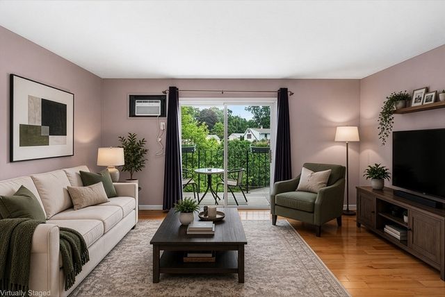 6 Apricot St 10, Worcester, MA 01603