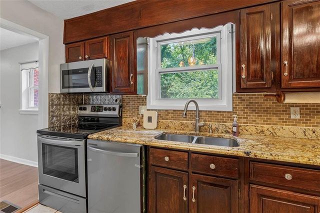 3769 Amber Road NW, Atlanta, GA 30331