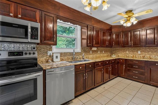 3769 Amber Road NW, Atlanta, GA 30331