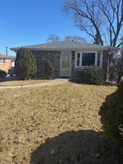 15925 Lockwood Avenue, Oak Forest, IL 60452