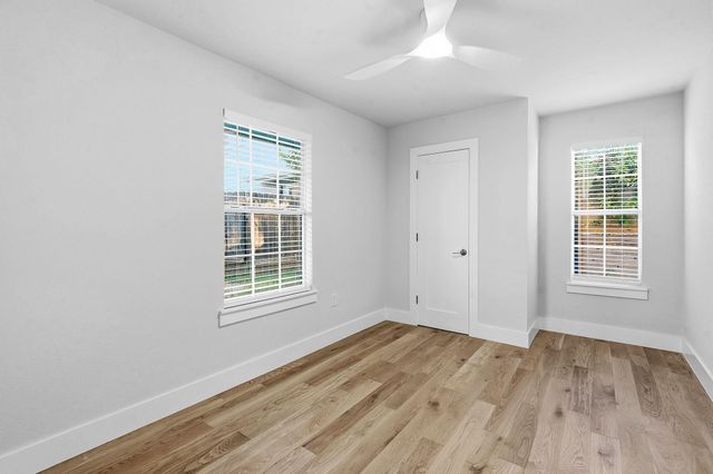 827 Gullett ST B, Austin, TX 78702