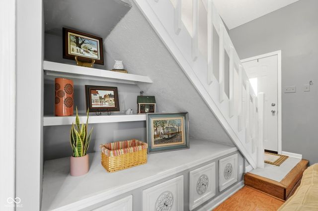 7963 Valley Farms Court, Indianapolis, IN 46214