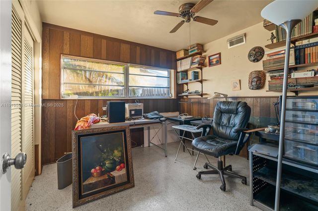 20605 NE 19th Ct, Miami, FL 33179