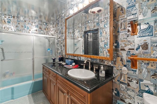 20605 NE 19th Ct, Miami, FL 33179