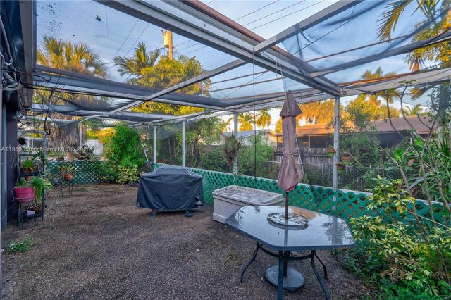 20605 NE 19th Ct, Miami, FL 33179