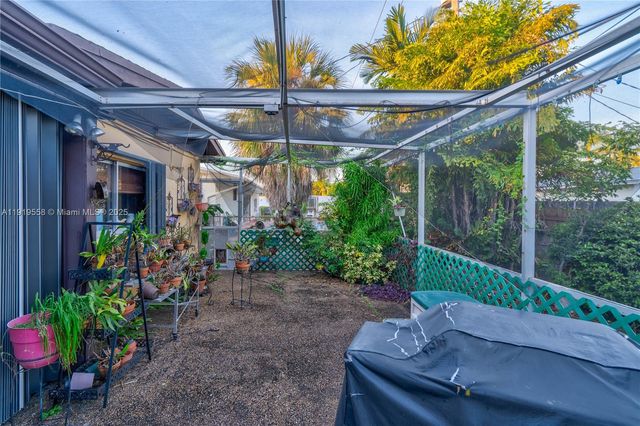 20605 NE 19th Ct, Miami, FL 33179