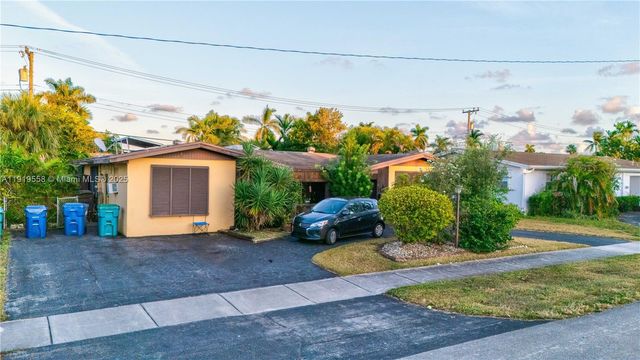 20605 NE 19th Ct, Miami, FL 33179