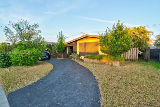 20605 NE 19th Ct, Miami, FL 33179